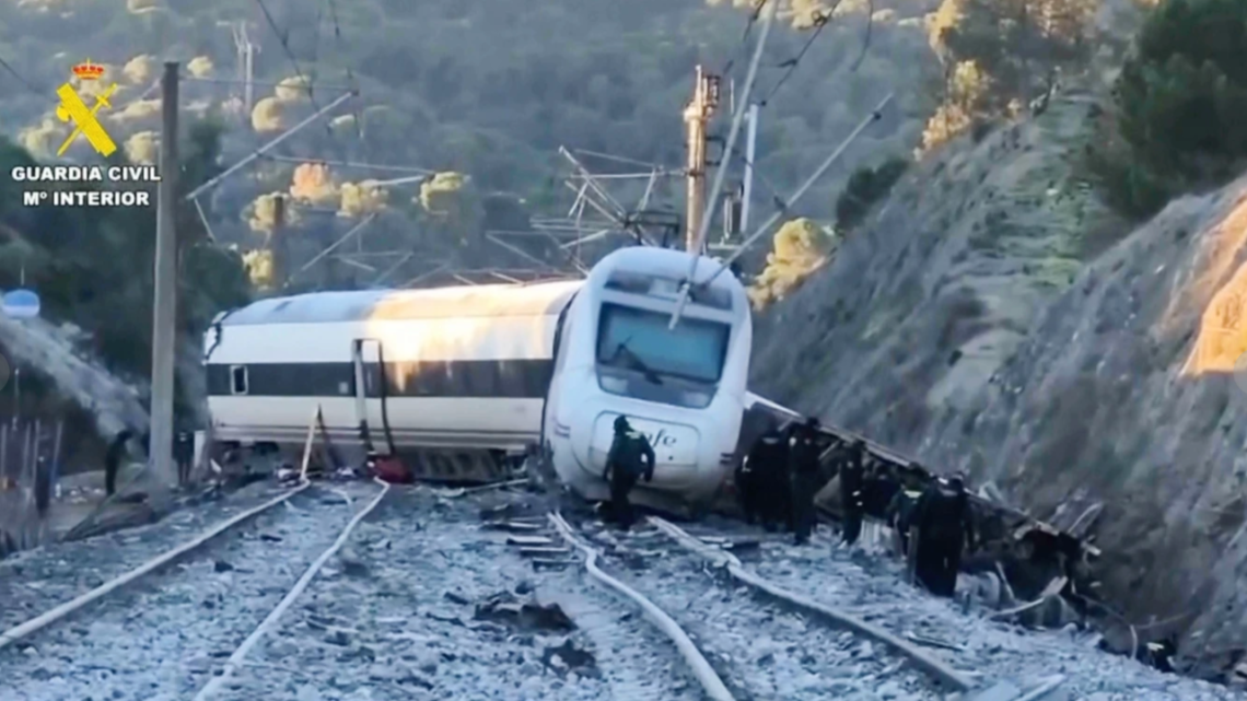 Accidente de trenes de alta velocidad en Andalucía, España.